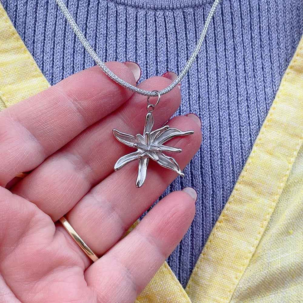 'NEW' IRIS FLOWER Charm | Gold & Silver