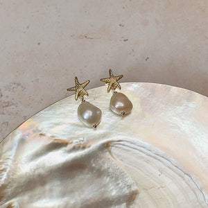 BEACHSIDE Pearl Dangle Studs | Gold