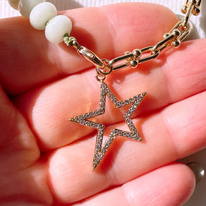 DANCING PAVE STAR Charm | Gold