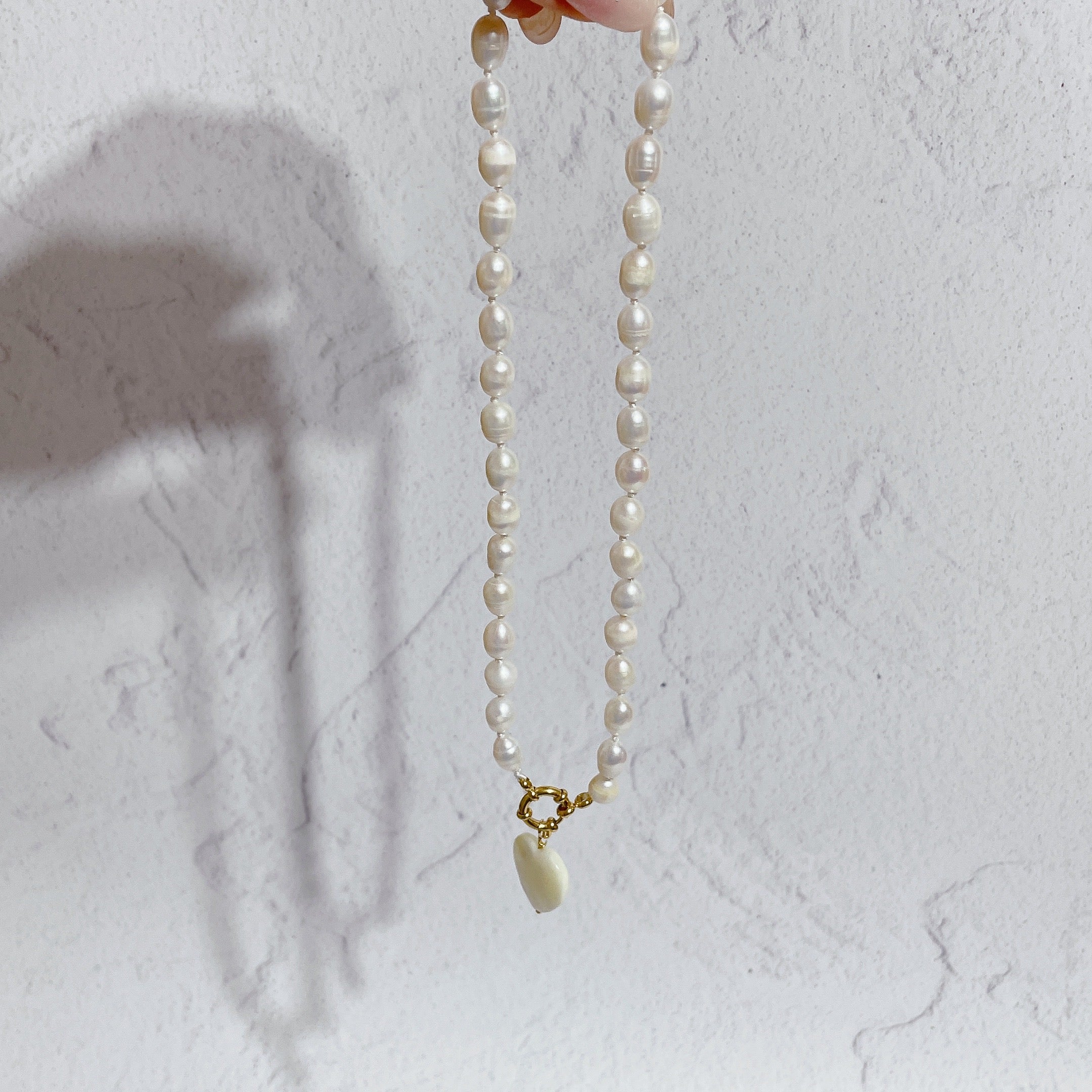 MOTHER OF PEARL Heart Pendant Necklace | Gold